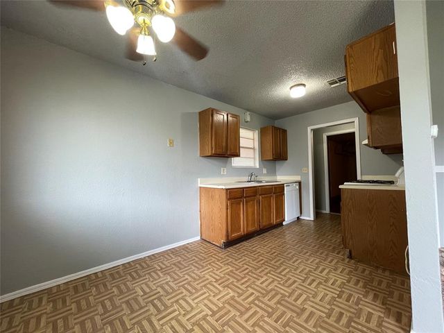 10220 Isaac Drive, Midwest City, OK 73130
