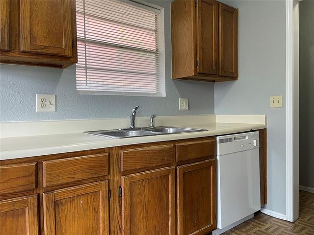 10220 Isaac Drive, Midwest City, OK 73130