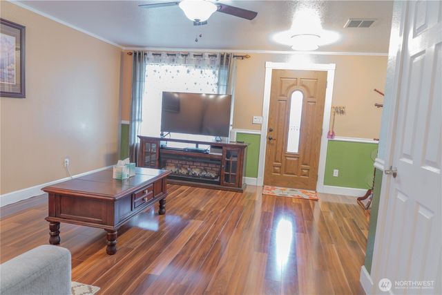 2420 166th Place SE, Bothell, WA 98012
