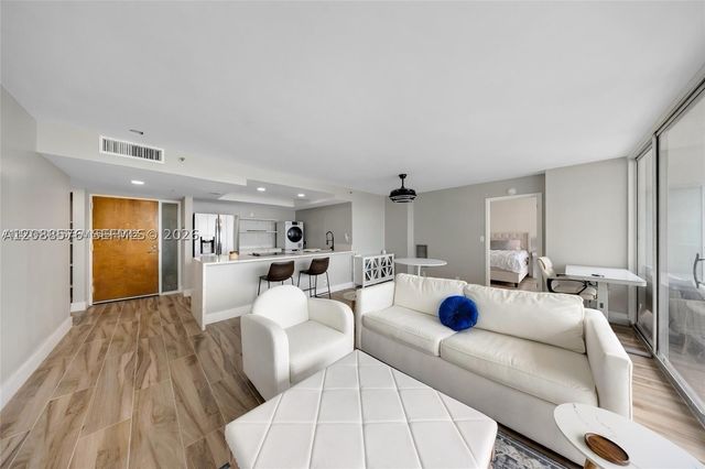 7601 E Treasure Dr 1722, North Bay Village, FL 33141