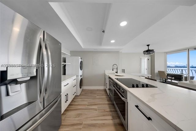 7601 E Treasure Dr 1722, North Bay Village, FL 33141