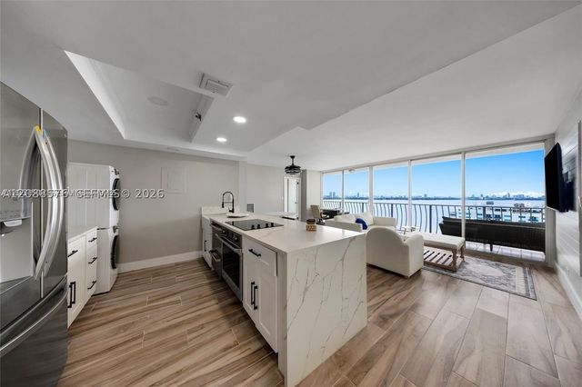 7601 E Treasure Dr 1722, North Bay Village, FL 33141
