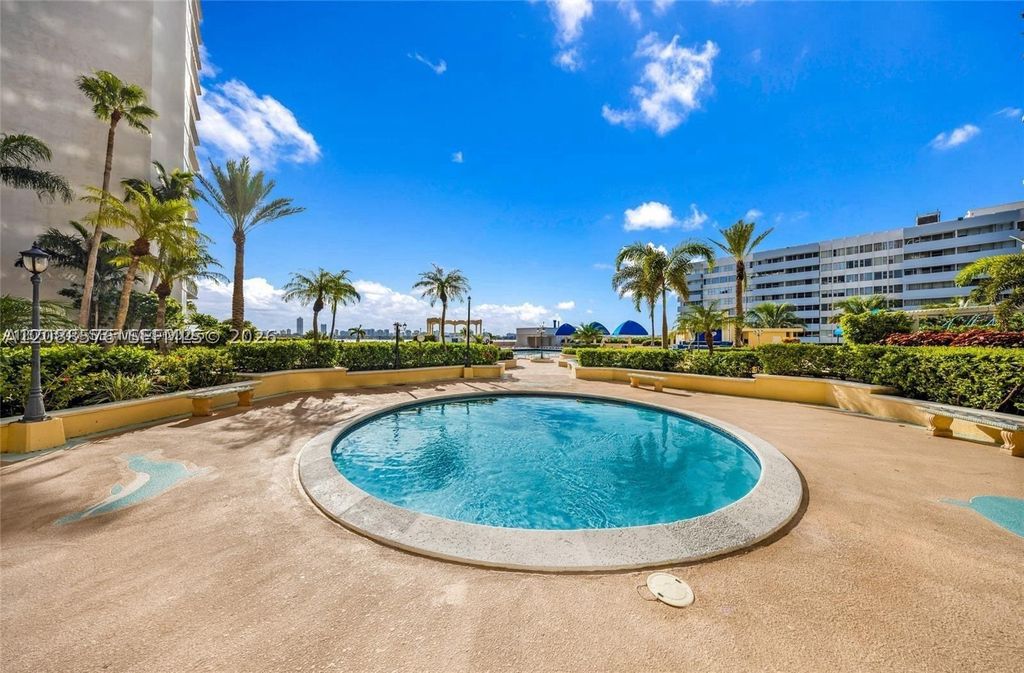 7601 E Treasure Dr 1722, North Bay Village, FL 33141