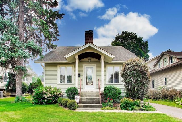 124 E Grantley Avenue, Elmhurst, IL 60126
