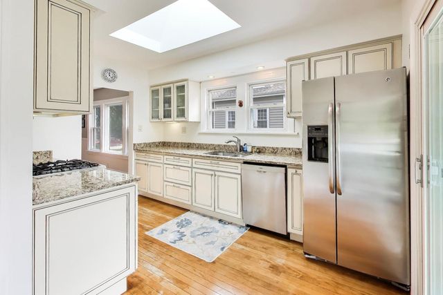 124 E Grantley Avenue, Elmhurst, IL 60126