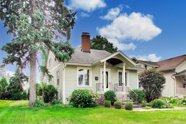 124 E Grantley Avenue, Elmhurst, IL 60126