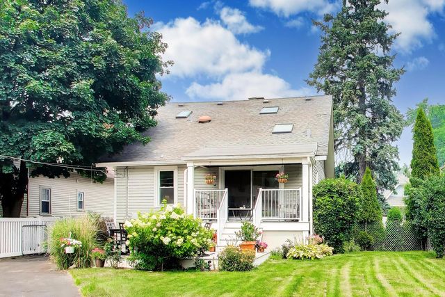 124 E Grantley Avenue, Elmhurst, IL 60126