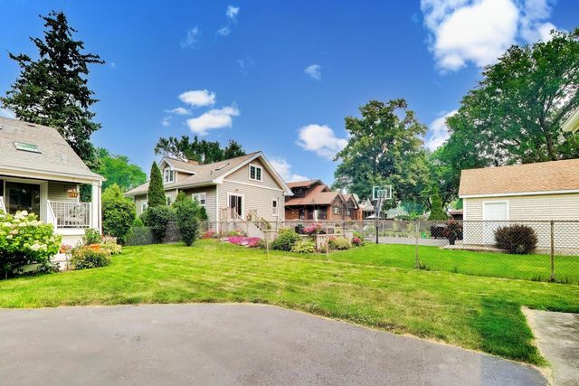 124 E Grantley Avenue, Elmhurst, IL 60126