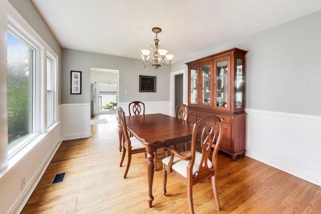124 E Grantley Avenue, Elmhurst, IL 60126