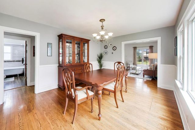 124 E Grantley Avenue, Elmhurst, IL 60126