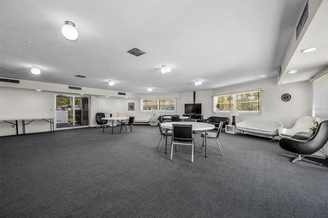 1601 43RD STREET N 143, St Petersburg, FL 33713