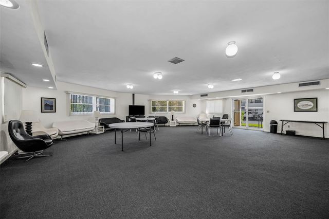 1601 43RD STREET N 143, St Petersburg, FL 33713