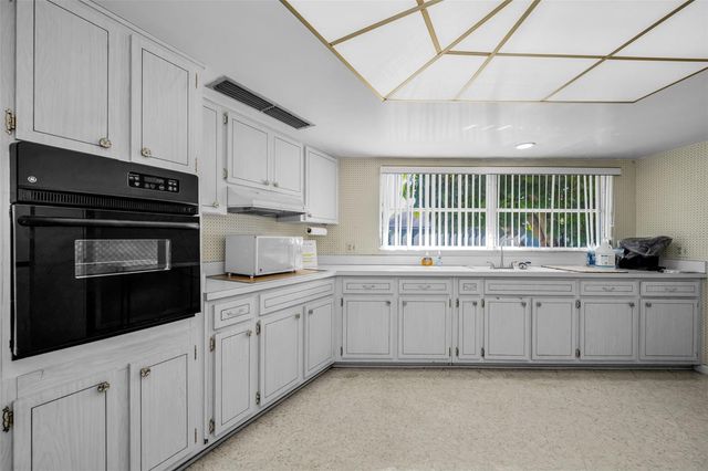 1601 43RD STREET N 143, St Petersburg, FL 33713