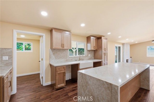 8008 Greenbush Avenue, Panorama City (los Angeles), CA 91402