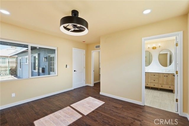 8008 Greenbush Avenue, Panorama City (los Angeles), CA 91402