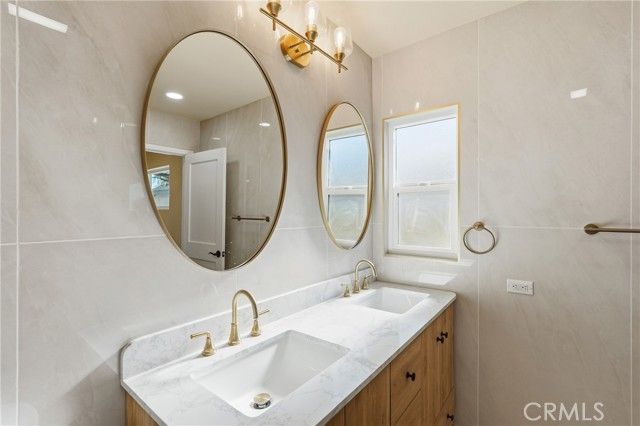 8008 Greenbush Avenue, Panorama City (los Angeles), CA 91402