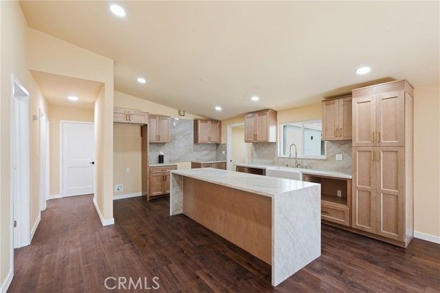 8008 Greenbush Avenue, Panorama City (los Angeles), CA 91402