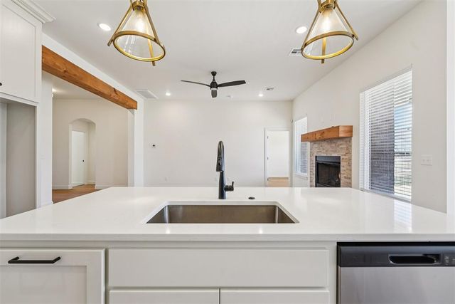 2224 Los Angeles Avenue, Edmond, OK 73034