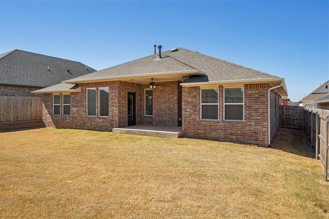 2224 Los Angeles Avenue, Edmond, OK 73034