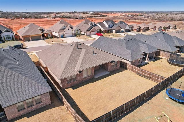 2224 Los Angeles Avenue, Edmond, OK 73034