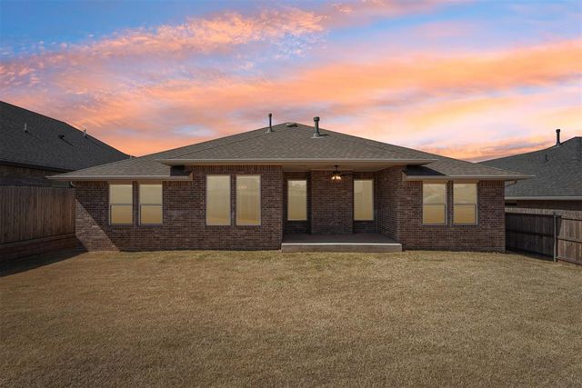 2224 Los Angeles Avenue, Edmond, OK 73034