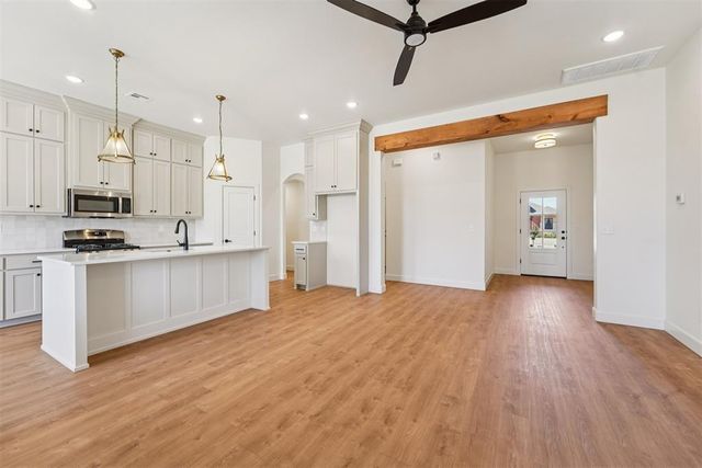 2224 Los Angeles Avenue, Edmond, OK 73034