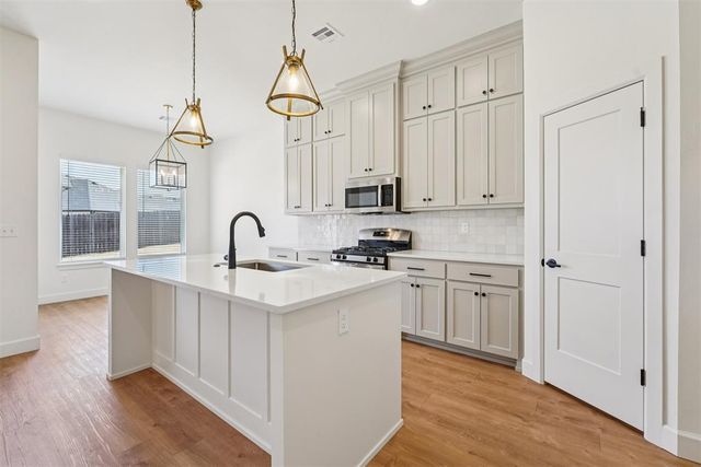 2224 Los Angeles Avenue, Edmond, OK 73034