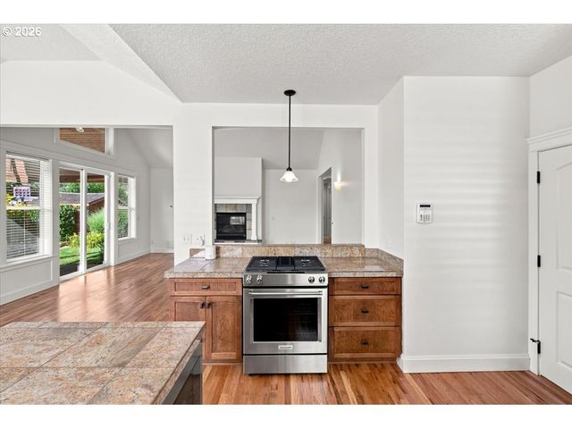 1096 8TH Ave, Albany, OR 97321
