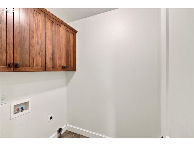 1096 8TH Ave, Albany, OR 97321