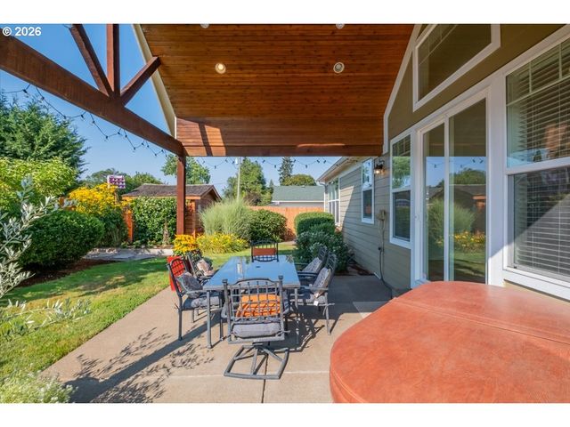 1096 8TH Ave, Albany, OR 97321
