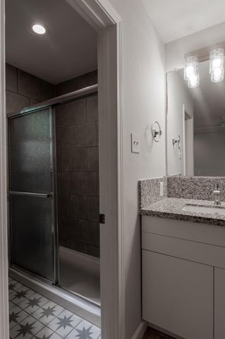 3253 Francis Street, Houston, TX 77004