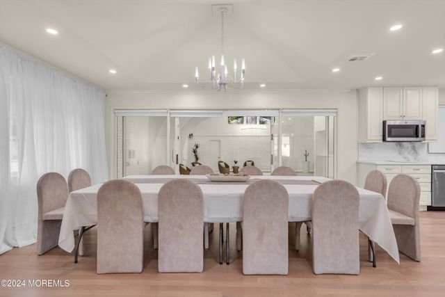 7 S Lakeview Drive, Jackson, NJ 08527