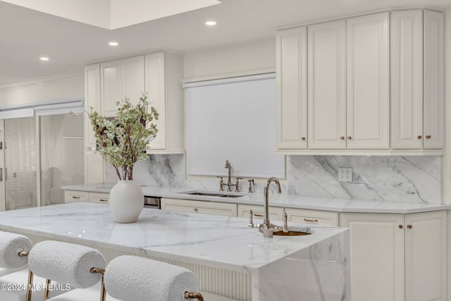 7 S Lakeview Drive, Jackson, NJ 08527