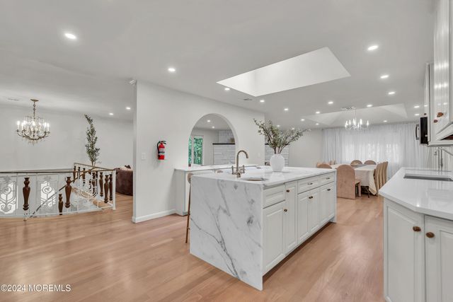 7 S Lakeview Drive, Jackson, NJ 08527