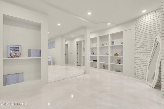 7 S Lakeview Drive, Jackson, NJ 08527