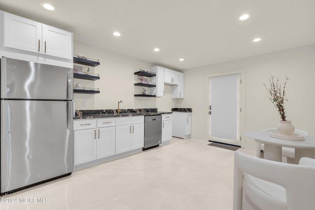 7 S Lakeview Drive, Jackson, NJ 08527