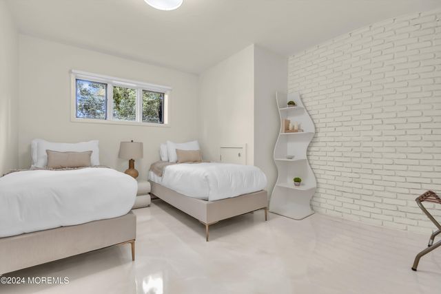 7 S Lakeview Drive, Jackson, NJ 08527