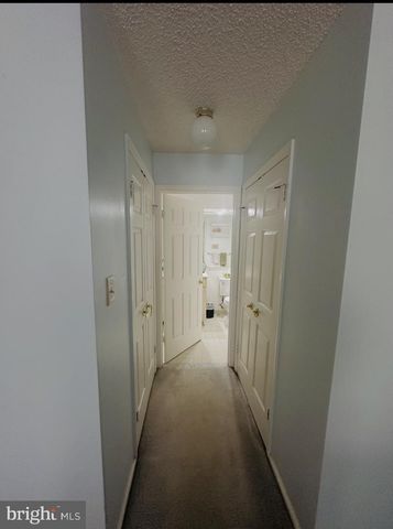 909 EAGLES CHASE DR, Trenton, NJ 08648