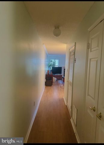 909 EAGLES CHASE DR, Trenton, NJ 08648