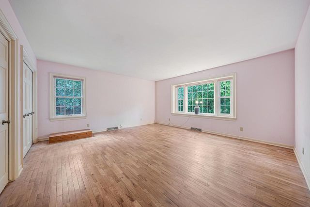 25 LULLABYE ROAD, Oshkosh, WI 54904