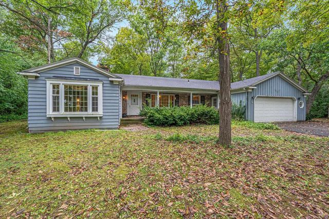 25 LULLABYE ROAD, Oshkosh, WI 54904