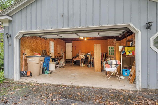 25 LULLABYE ROAD, Oshkosh, WI 54904
