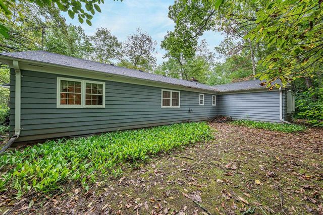 25 LULLABYE ROAD, Oshkosh, WI 54904