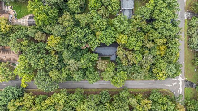 25 LULLABYE ROAD, Oshkosh, WI 54904