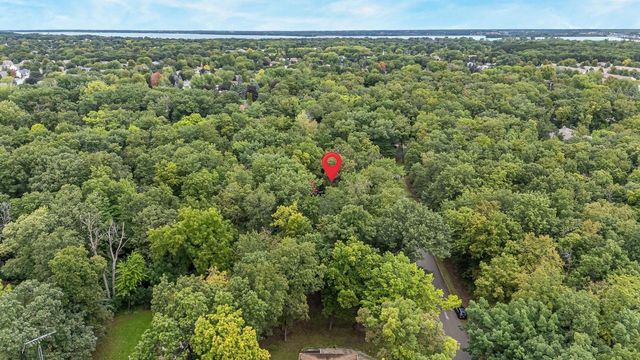 25 LULLABYE ROAD, Oshkosh, WI 54904