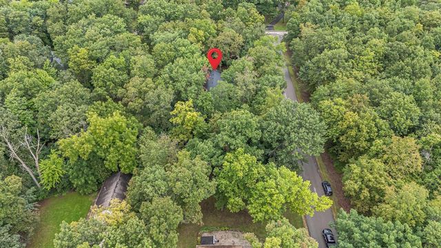 25 LULLABYE ROAD, Oshkosh, WI 54904