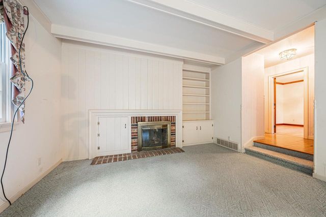 25 LULLABYE ROAD, Oshkosh, WI 54904