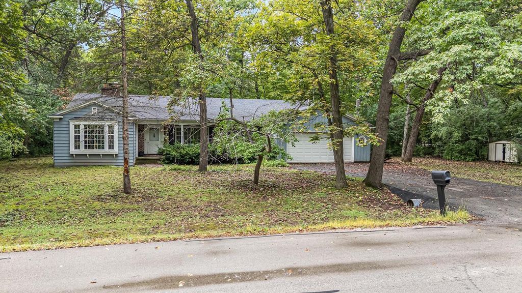 25 LULLABYE ROAD, Oshkosh, WI 54904
