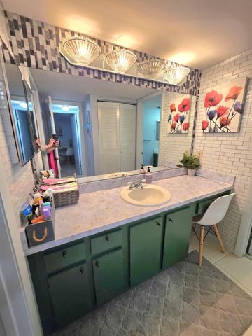 208 Pine Hov Circle A-2, Greenacres, FL 33463