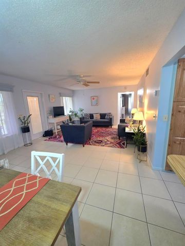 208 Pine Hov Circle A-2, Greenacres, FL 33463